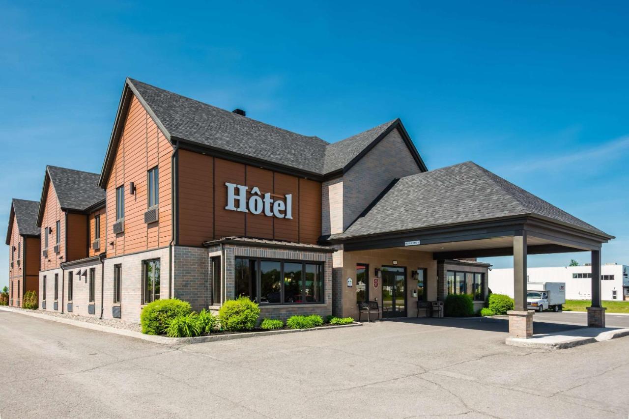 Econo Lodge Inn & Suites Saint Apollinaire Esterno foto