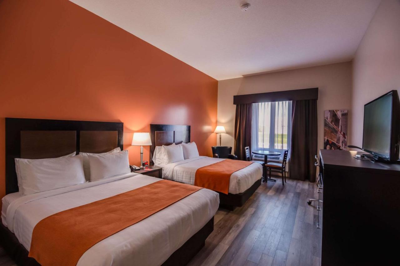 Econo Lodge Inn & Suites Saint Apollinaire Esterno foto