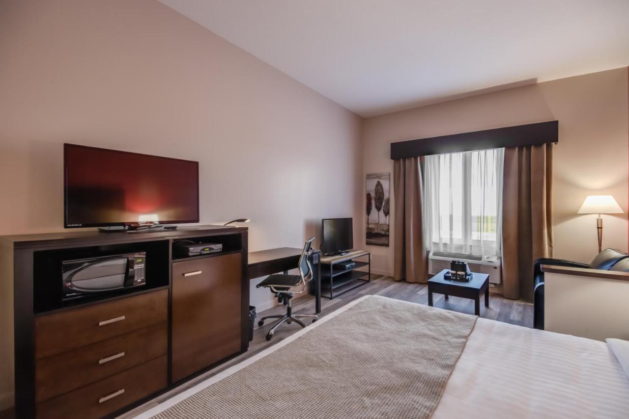 Econo Lodge Inn & Suites Saint Apollinaire Esterno foto